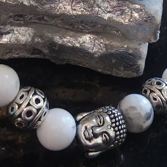 White Howlite Buddah Bead Stretch Bracelet - Picture 2 of 7